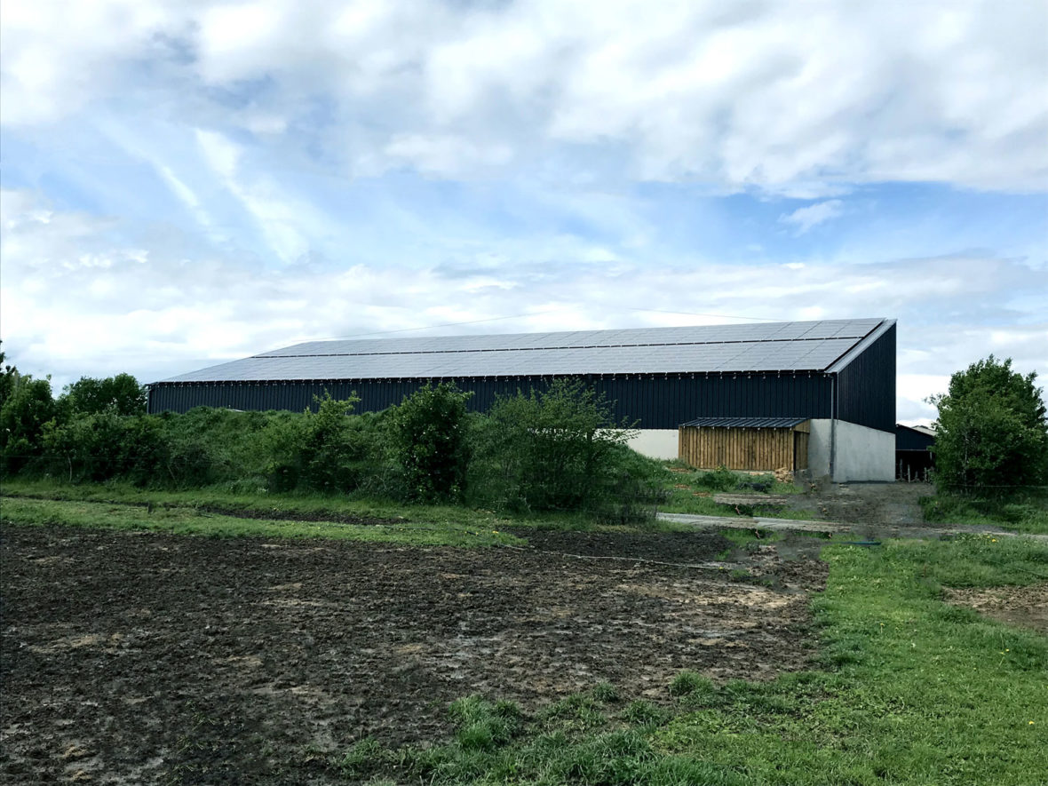 panneau photovoltaique installation hangar de stockage en mayenne