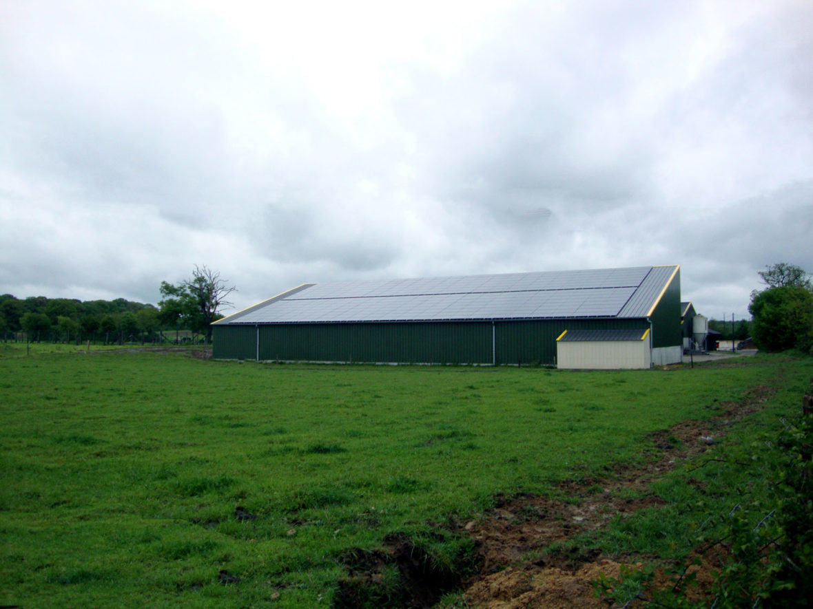 panneau photovoltaique installation hangar de stockage en mayenne