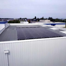 panneau photovoltaique centre commercial Laval