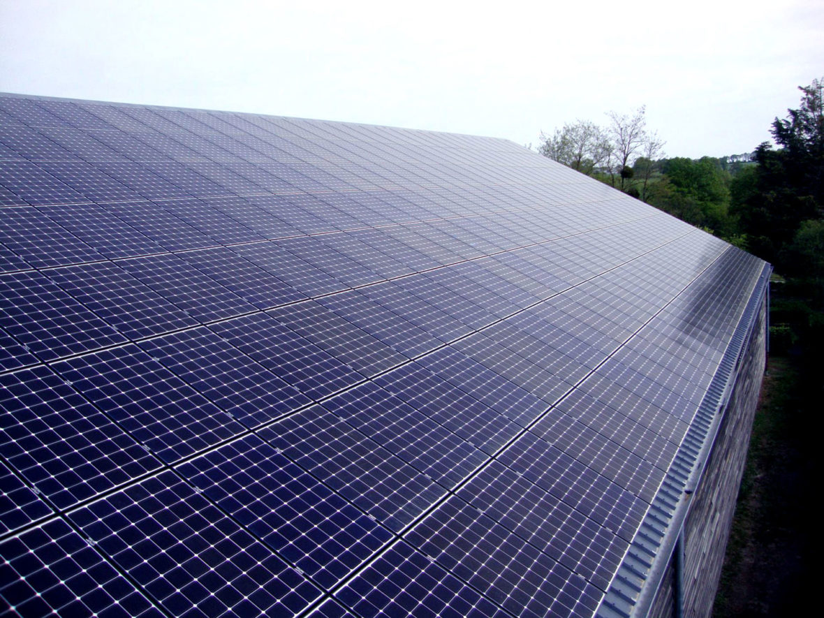 panneau photovoltaique renazé salle de tennis